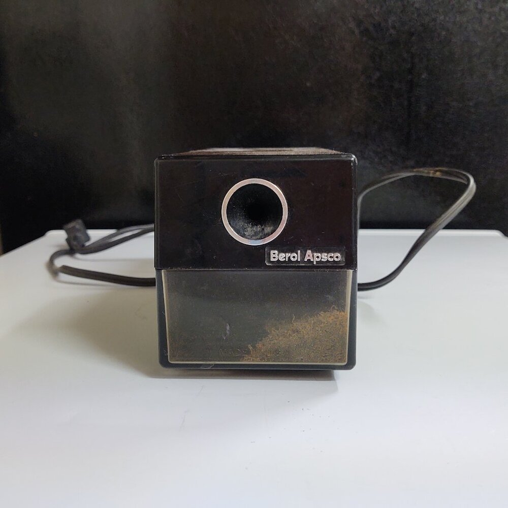 Berol Apsco Electric Pencil Sharpener Model AP 2001 Wood Grain USA See Descripti